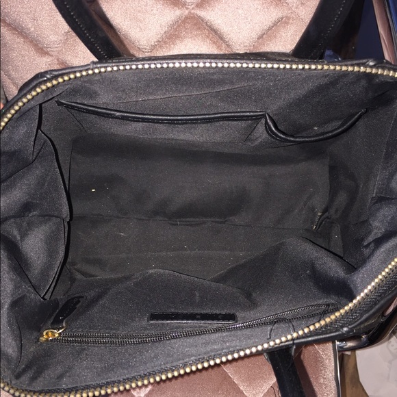 Black Purse - Picture 3 of 4